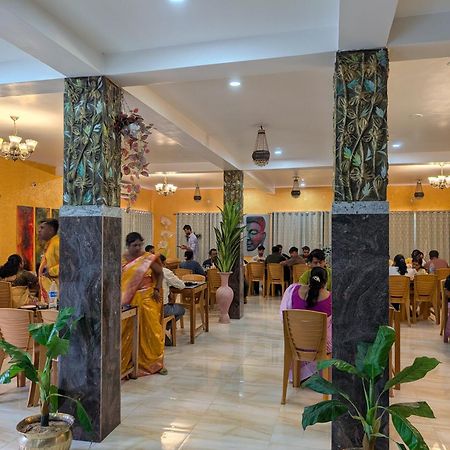 ดิป ฮอลิเดย์ Hotel ชานตี นิเคทัน ภายนอก รูปภาพ